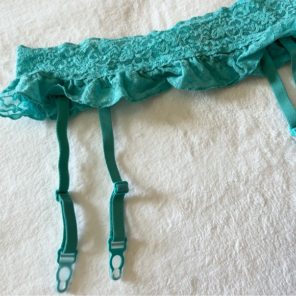 Victoria’s Secret Blue Lace Garter Belt - Picture 3 of 4